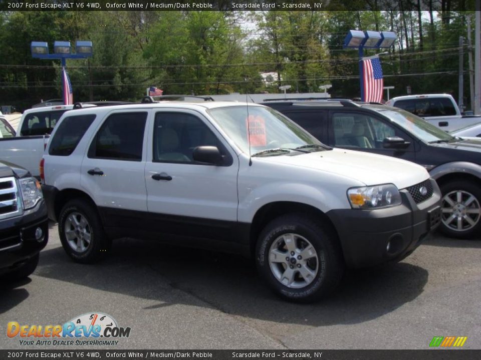 2007 Ford Escape XLT V6 4WD Oxford White / Medium/Dark Pebble Photo #4