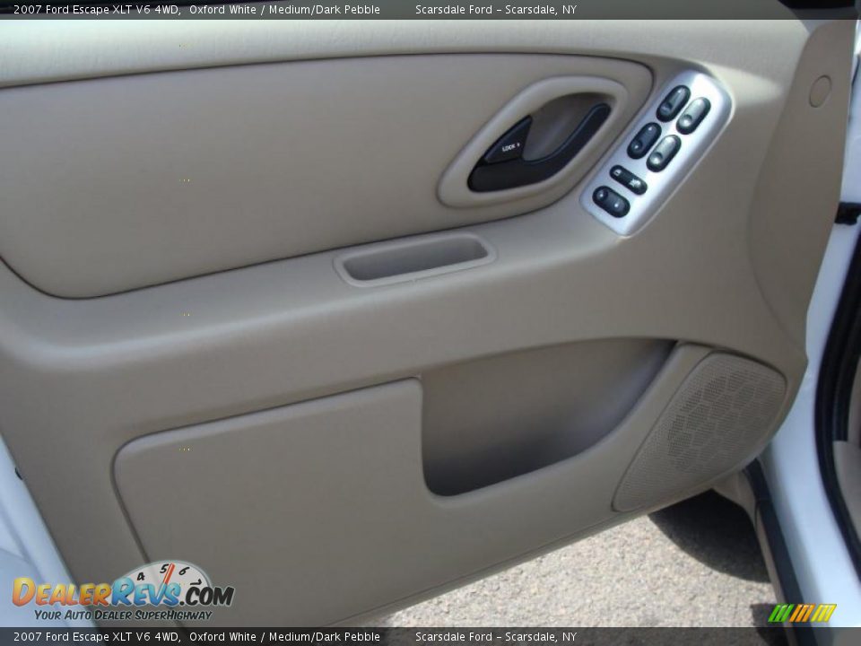 2007 Ford Escape XLT V6 4WD Oxford White / Medium/Dark Pebble Photo #9