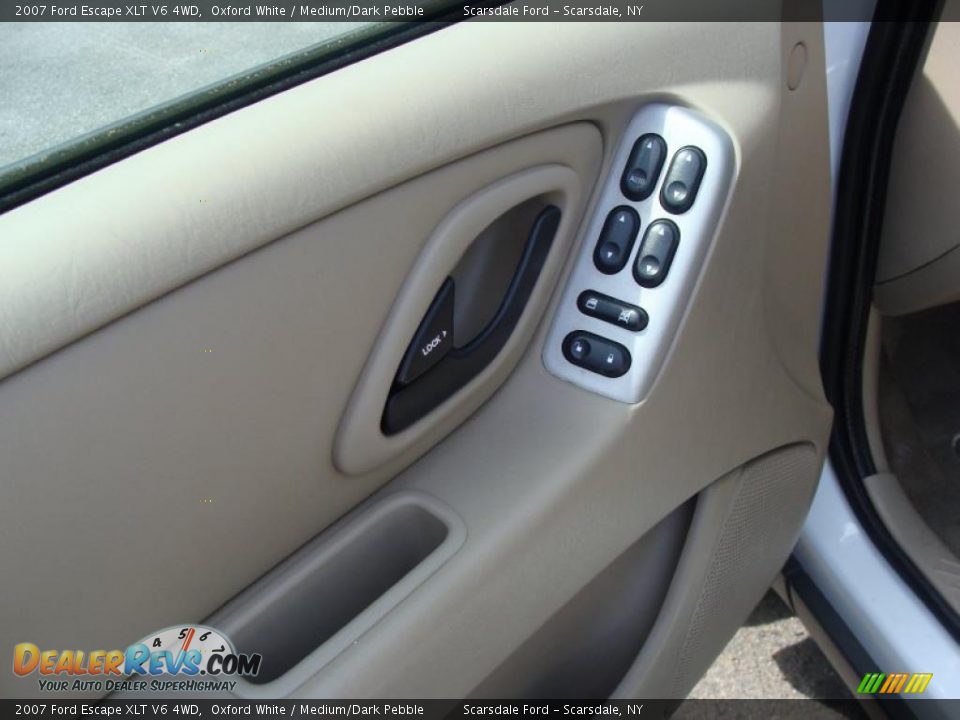 2007 Ford Escape XLT V6 4WD Oxford White / Medium/Dark Pebble Photo #10