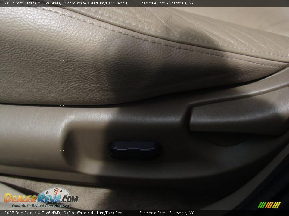 2007 Ford Escape XLT V6 4WD Oxford White / Medium/Dark Pebble Photo #12
