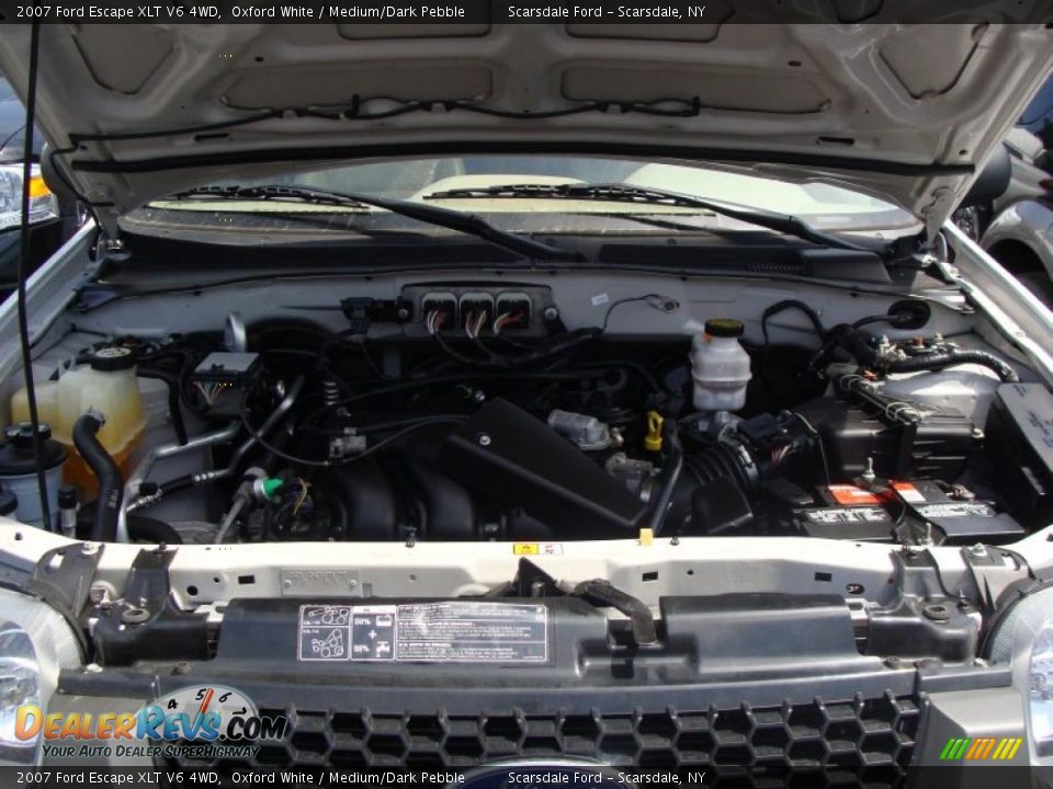 2007 Ford Escape XLT V6 4WD Oxford White / Medium/Dark Pebble Photo #24