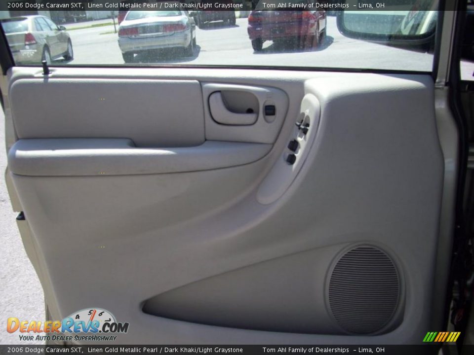 2006 Dodge Caravan SXT Linen Gold Metallic Pearl / Dark Khaki/Light Graystone Photo #8