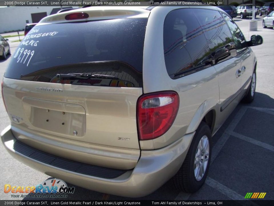 2006 Dodge Caravan SXT Linen Gold Metallic Pearl / Dark Khaki/Light Graystone Photo #10