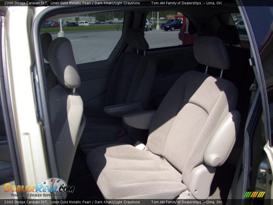 2006 Dodge Caravan SXT Linen Gold Metallic Pearl / Dark Khaki/Light Graystone Photo #16
