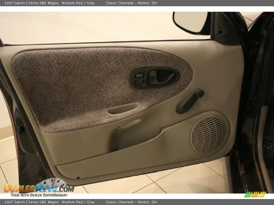 1997 Saturn S Series SW2 Wagon Medium Red / Gray Photo #8
