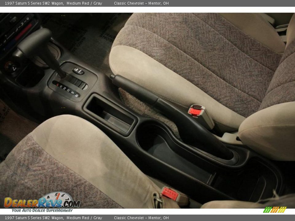 1997 Saturn S Series SW2 Wagon Medium Red / Gray Photo #13
