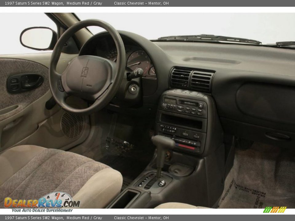 1997 Saturn S Series SW2 Wagon Medium Red / Gray Photo #15