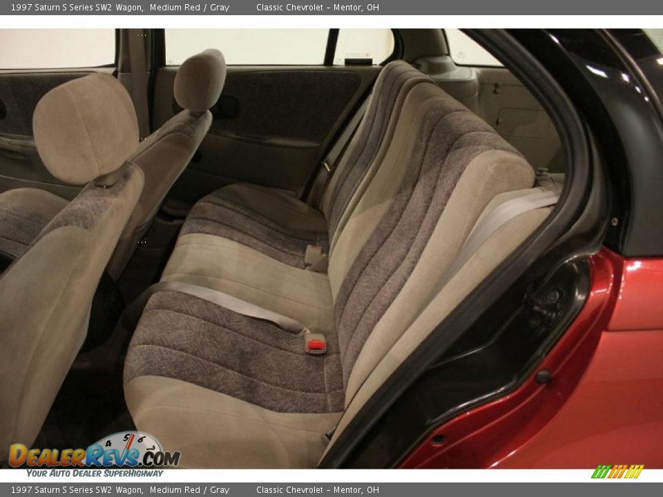 1997 Saturn S Series SW2 Wagon Medium Red / Gray Photo #18