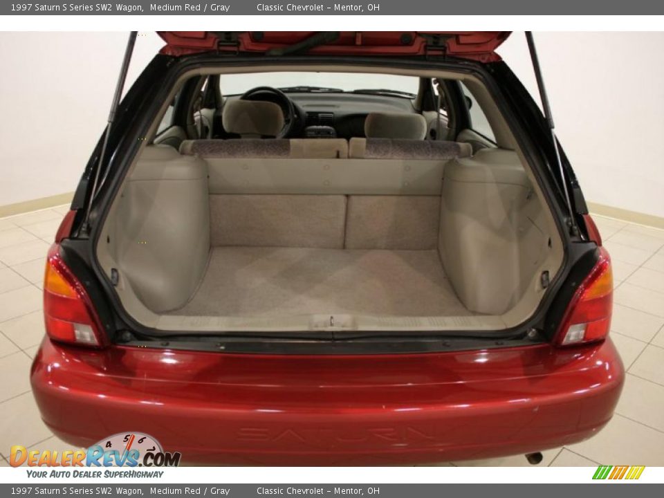 1997 Saturn S Series SW2 Wagon Medium Red / Gray Photo #20