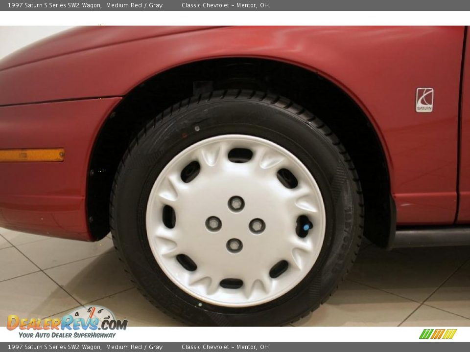 1997 Saturn S Series SW2 Wagon Medium Red / Gray Photo #22