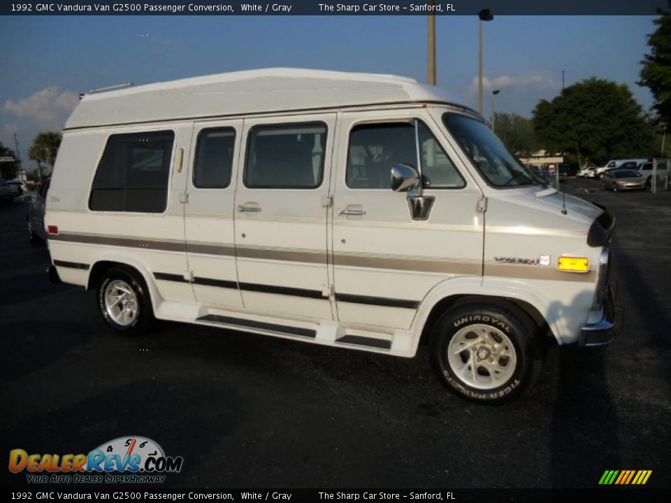 1992 GMC Vandura Van G2500 Passenger Conversion White / Gray Photo #3