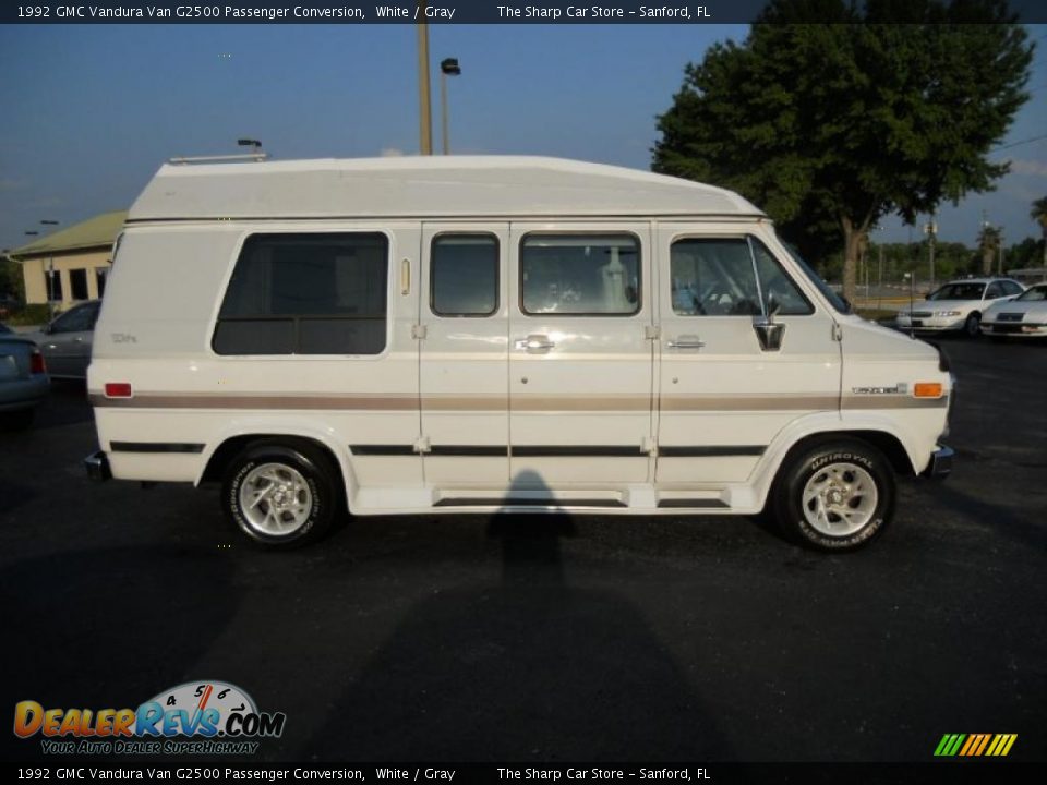 1992 GMC Vandura Van G2500 Passenger Conversion White / Gray Photo #4