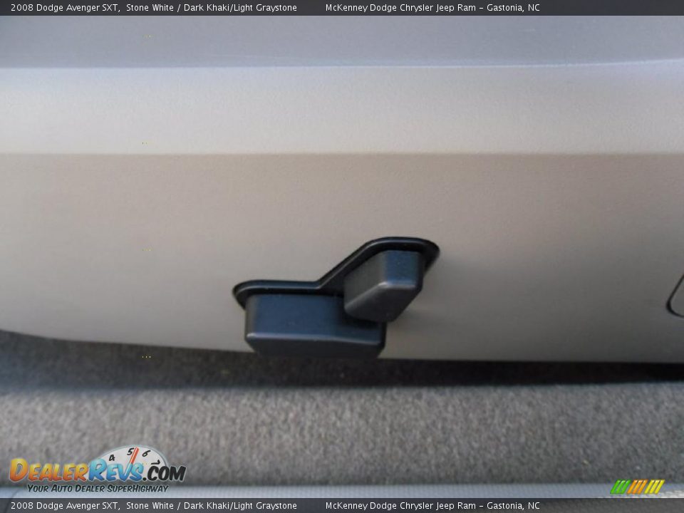 2008 Dodge Avenger SXT Stone White / Dark Khaki/Light Graystone Photo #8