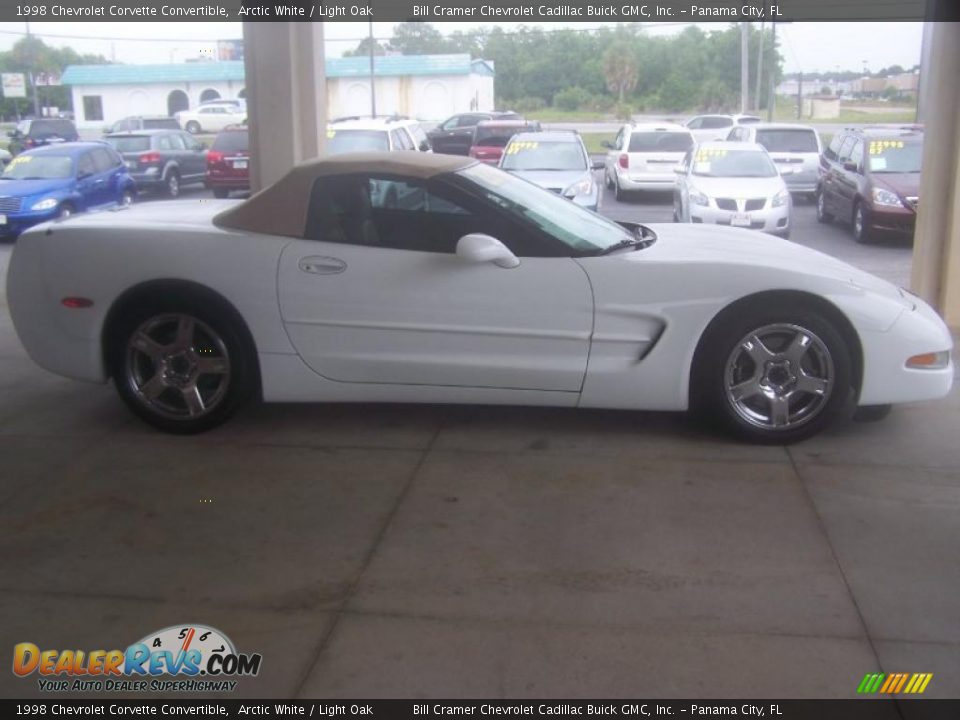 1998 Chevrolet Corvette Convertible Arctic White / Light Oak Photo #2