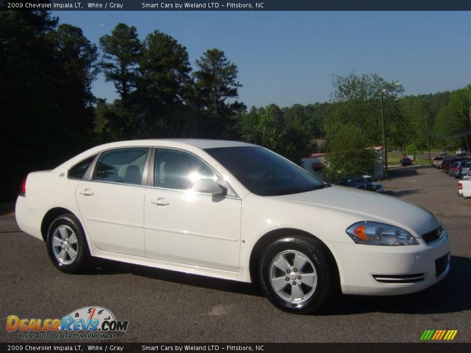 2009 Chevrolet Impala LT White / Gray Photo #3
