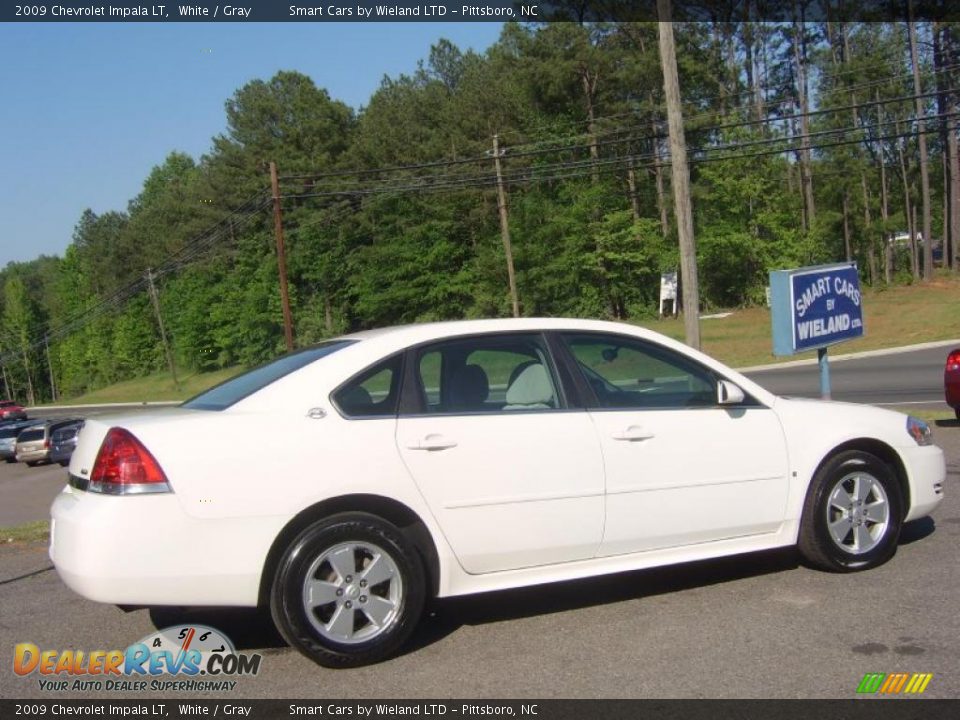 2009 Chevrolet Impala LT White / Gray Photo #4