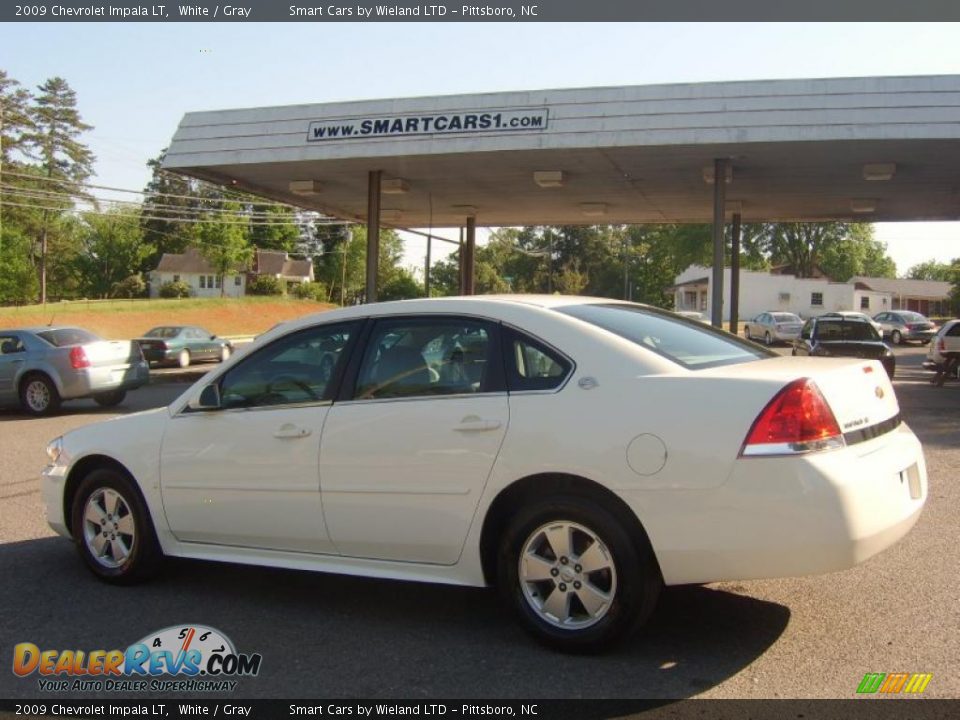 2009 Chevrolet Impala LT White / Gray Photo #6