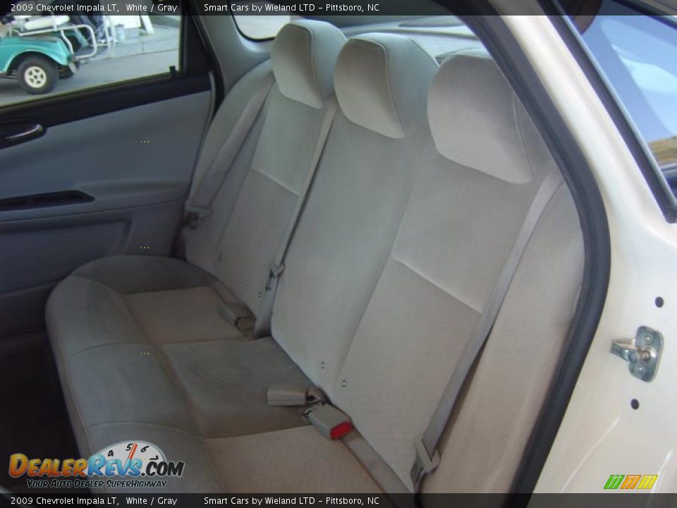 2009 Chevrolet Impala LT White / Gray Photo #10