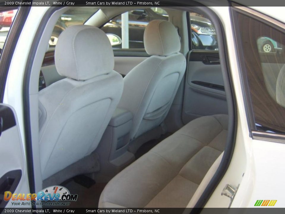 2009 Chevrolet Impala LT White / Gray Photo #11