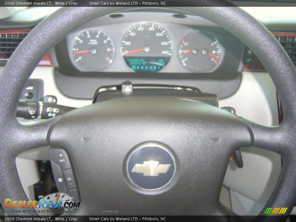2009 Chevrolet Impala LT White / Gray Photo #17