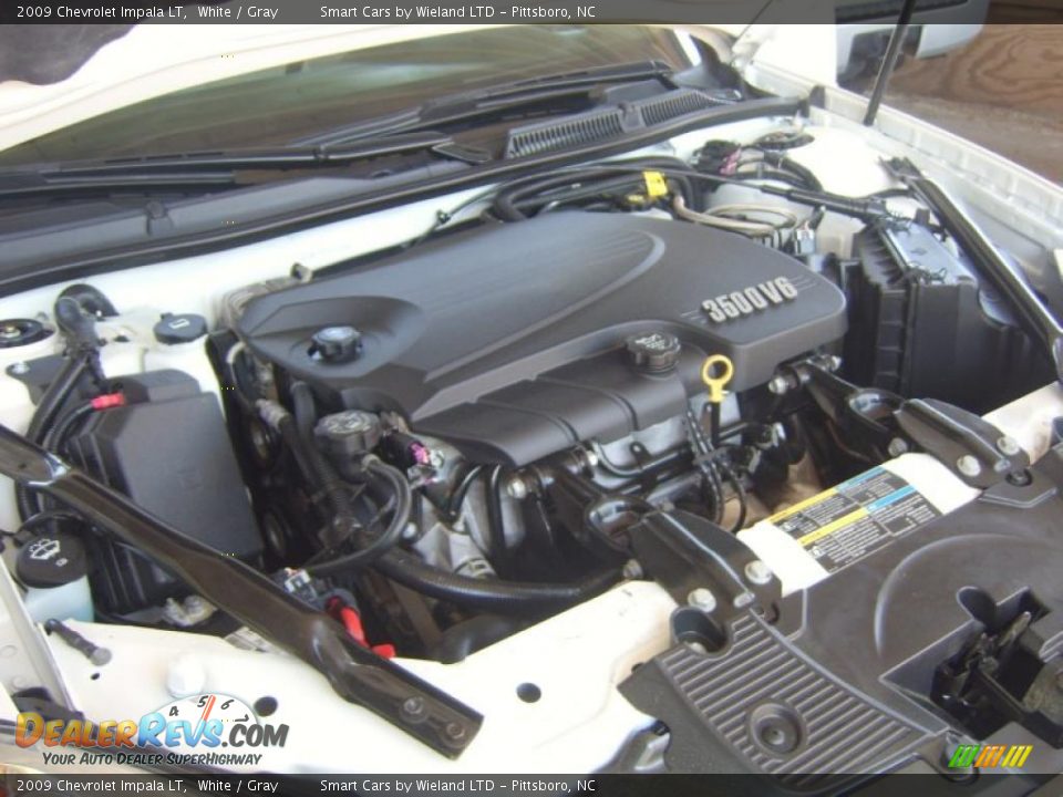 2009 Chevrolet Impala LT White / Gray Photo #21