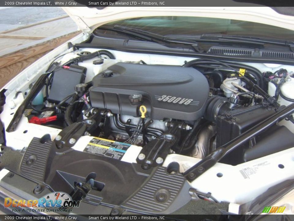 2009 Chevrolet Impala LT White / Gray Photo #22