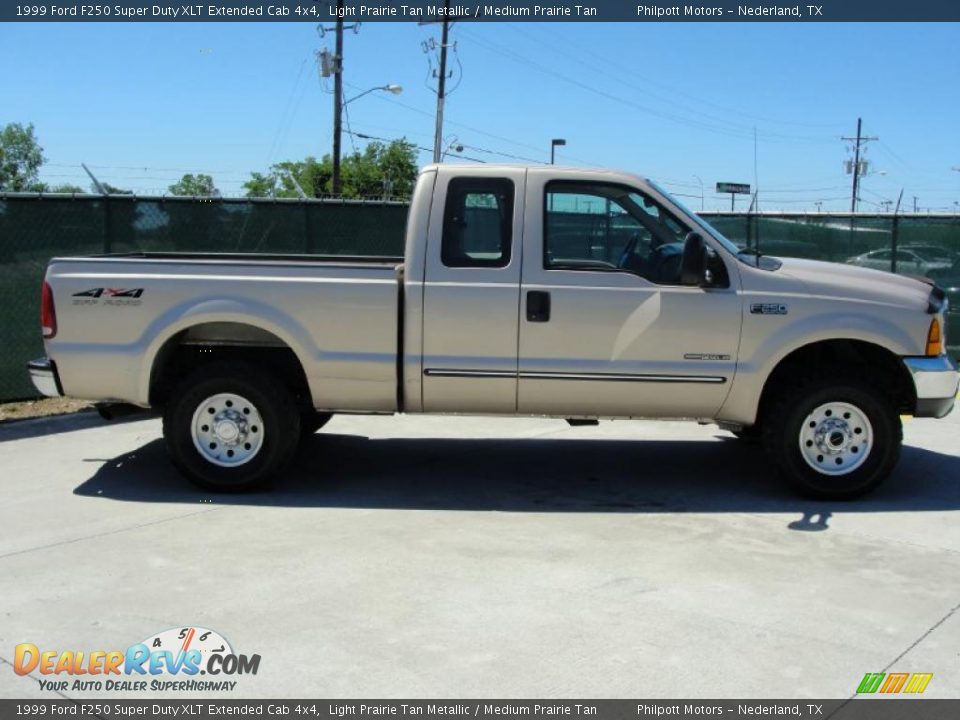 1999 Ford F250 Super Duty XLT Extended Cab 4x4 Light Prairie Tan Metallic / Medium Prairie Tan Photo #2