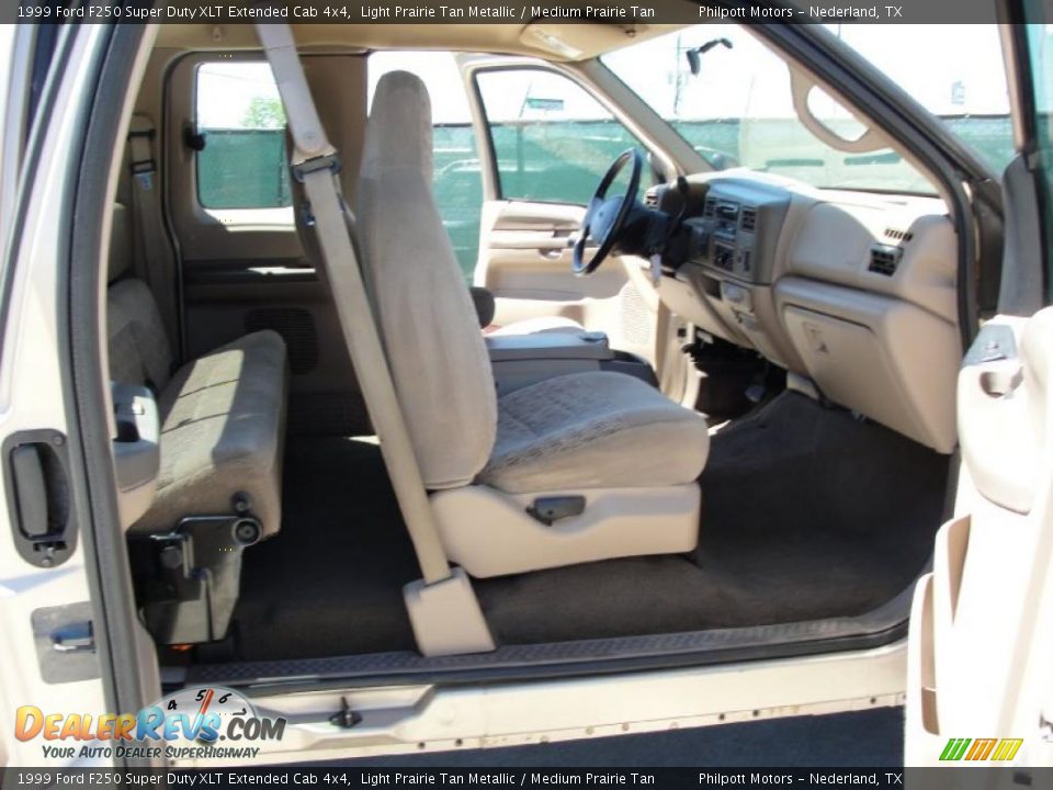 1999 Ford F250 Super Duty XLT Extended Cab 4x4 Light Prairie Tan Metallic / Medium Prairie Tan Photo #26