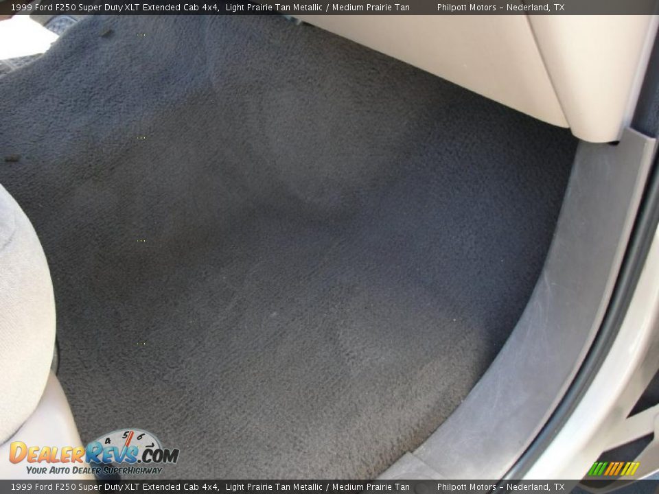 1999 Ford F250 Super Duty XLT Extended Cab 4x4 Light Prairie Tan Metallic / Medium Prairie Tan Photo #29