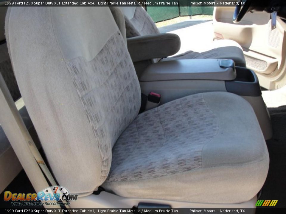 1999 Ford F250 Super Duty XLT Extended Cab 4x4 Light Prairie Tan Metallic / Medium Prairie Tan Photo #30