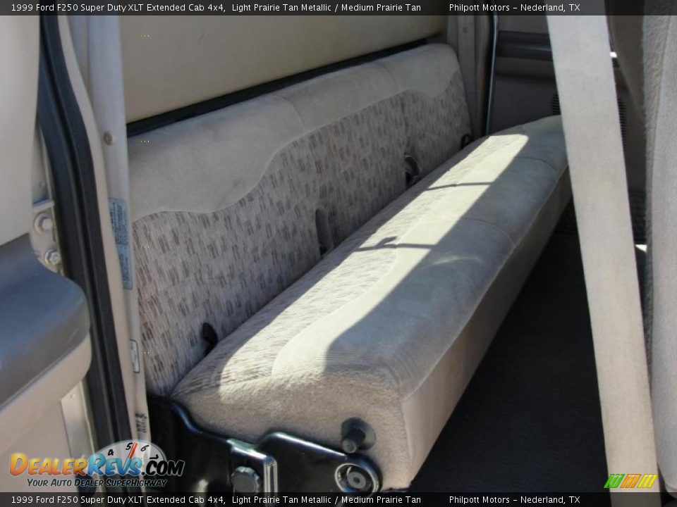 1999 Ford F250 Super Duty XLT Extended Cab 4x4 Light Prairie Tan Metallic / Medium Prairie Tan Photo #31