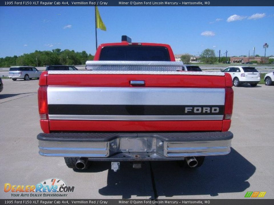 1995 Ford F150 XLT Regular Cab 4x4 Vermillion Red / Gray Photo #4