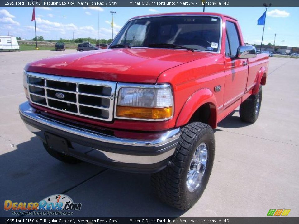 1995 Ford F150 XLT Regular Cab 4x4 Vermillion Red / Gray Photo #7