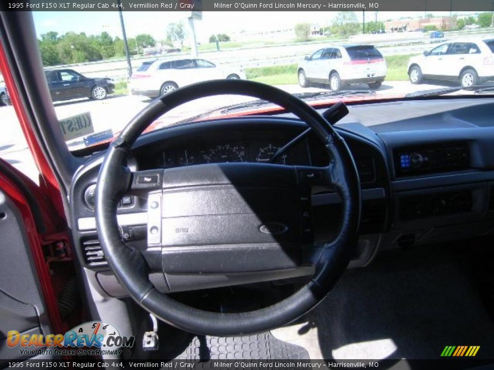 1995 Ford F150 XLT Regular Cab 4x4 Vermillion Red / Gray Photo #23