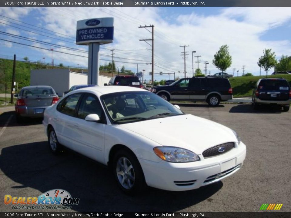 2006 Ford Taurus SEL Vibrant White / Medium/Dark Pebble Beige Photo #1