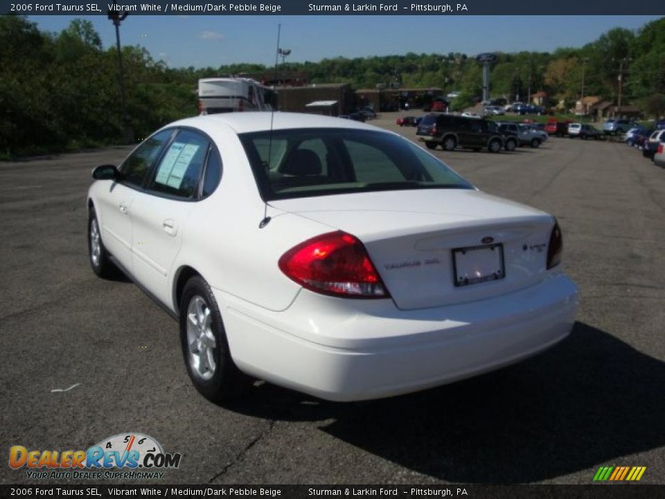 2006 Ford Taurus SEL Vibrant White / Medium/Dark Pebble Beige Photo #5