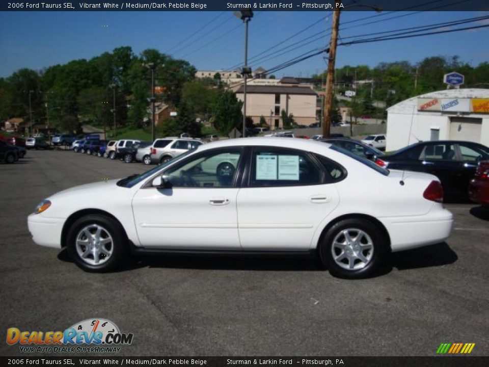 2006 Ford Taurus SEL Vibrant White / Medium/Dark Pebble Beige Photo #6