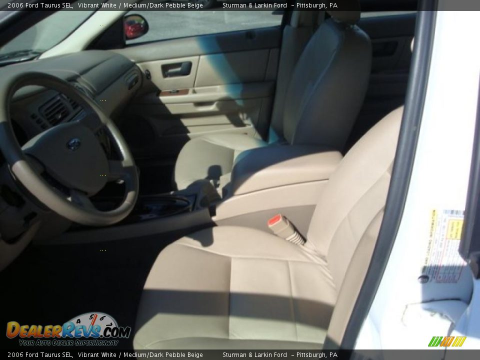 2006 Ford Taurus SEL Vibrant White / Medium/Dark Pebble Beige Photo #7