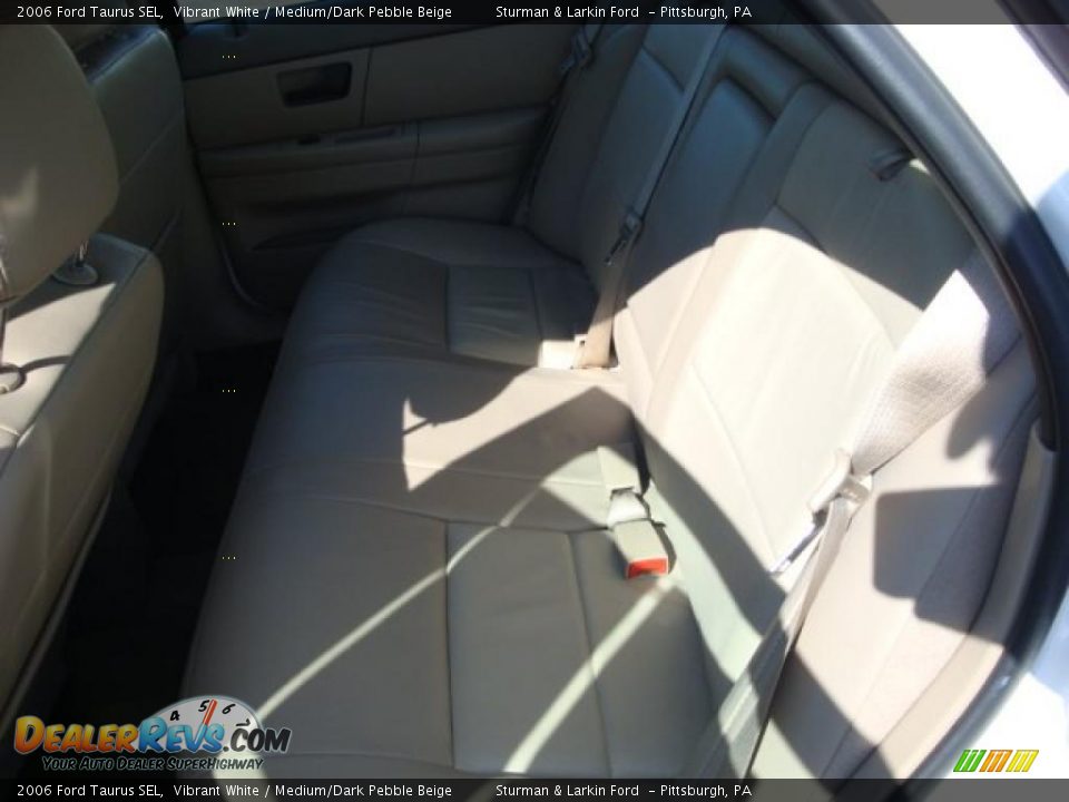 2006 Ford Taurus SEL Vibrant White / Medium/Dark Pebble Beige Photo #8