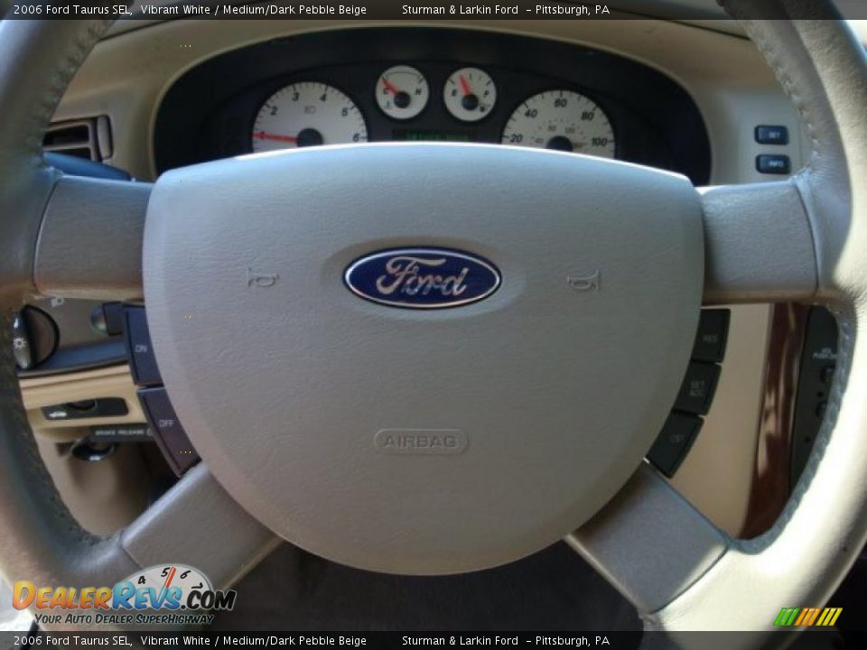 2006 Ford Taurus SEL Vibrant White / Medium/Dark Pebble Beige Photo #17
