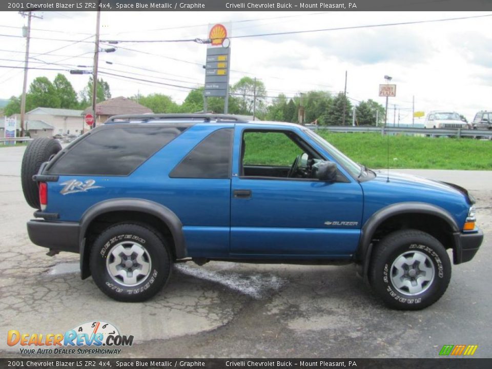 2001 Chevrolet Blazer LS ZR2 4x4 Space Blue Metallic / Graphite Photo #13