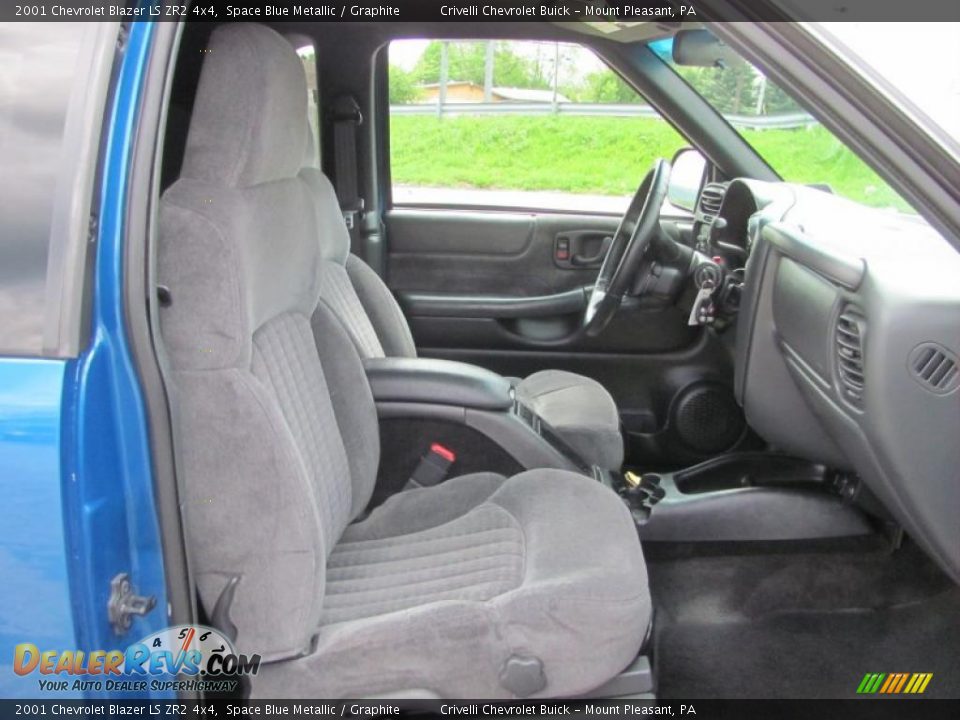 2001 Chevrolet Blazer LS ZR2 4x4 Space Blue Metallic / Graphite Photo #15