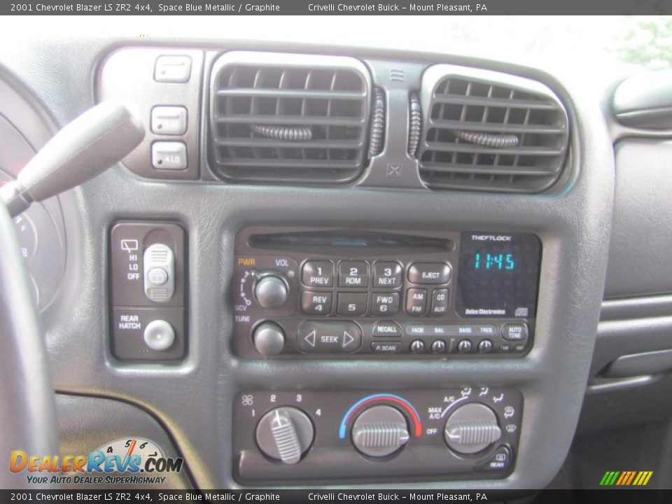 2001 Chevrolet Blazer LS ZR2 4x4 Space Blue Metallic / Graphite Photo #18