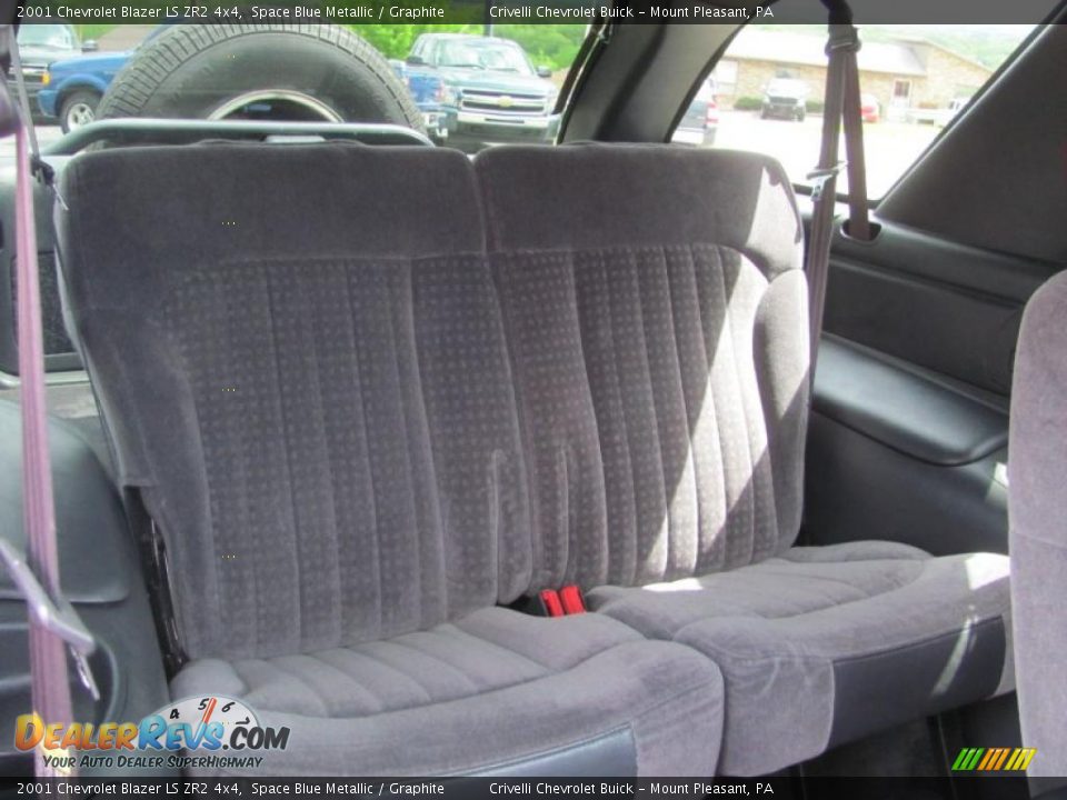 2001 Chevrolet Blazer LS ZR2 4x4 Space Blue Metallic / Graphite Photo #25