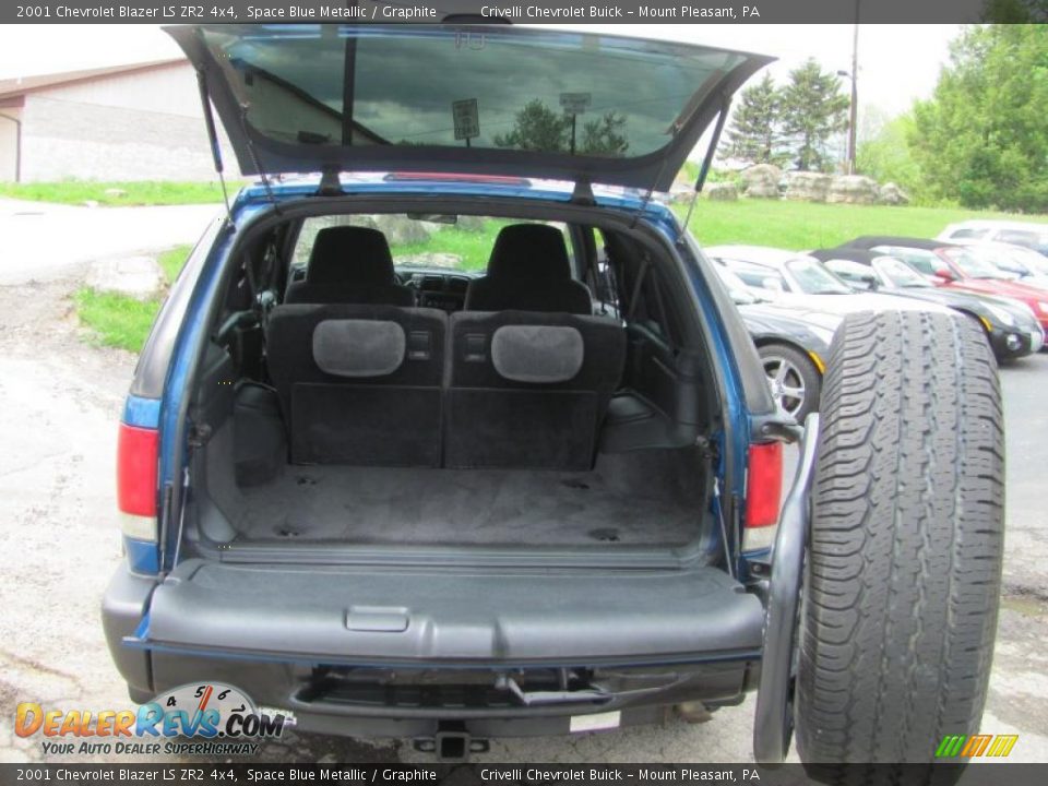 2001 Chevrolet Blazer LS ZR2 4x4 Space Blue Metallic / Graphite Photo #26