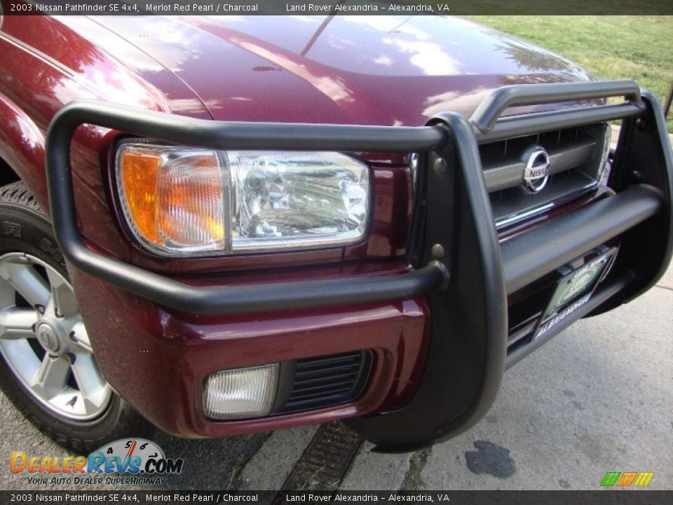 2003 Nissan Pathfinder SE 4x4 Merlot Red Pearl / Charcoal Photo #8