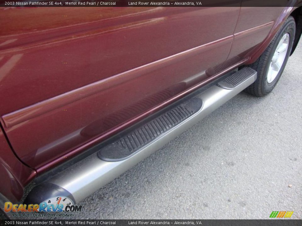 2003 Nissan Pathfinder SE 4x4 Merlot Red Pearl / Charcoal Photo #9