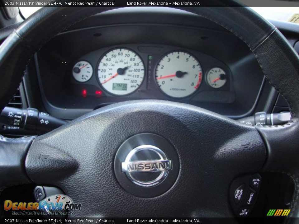 2003 Nissan Pathfinder SE 4x4 Merlot Red Pearl / Charcoal Photo #12