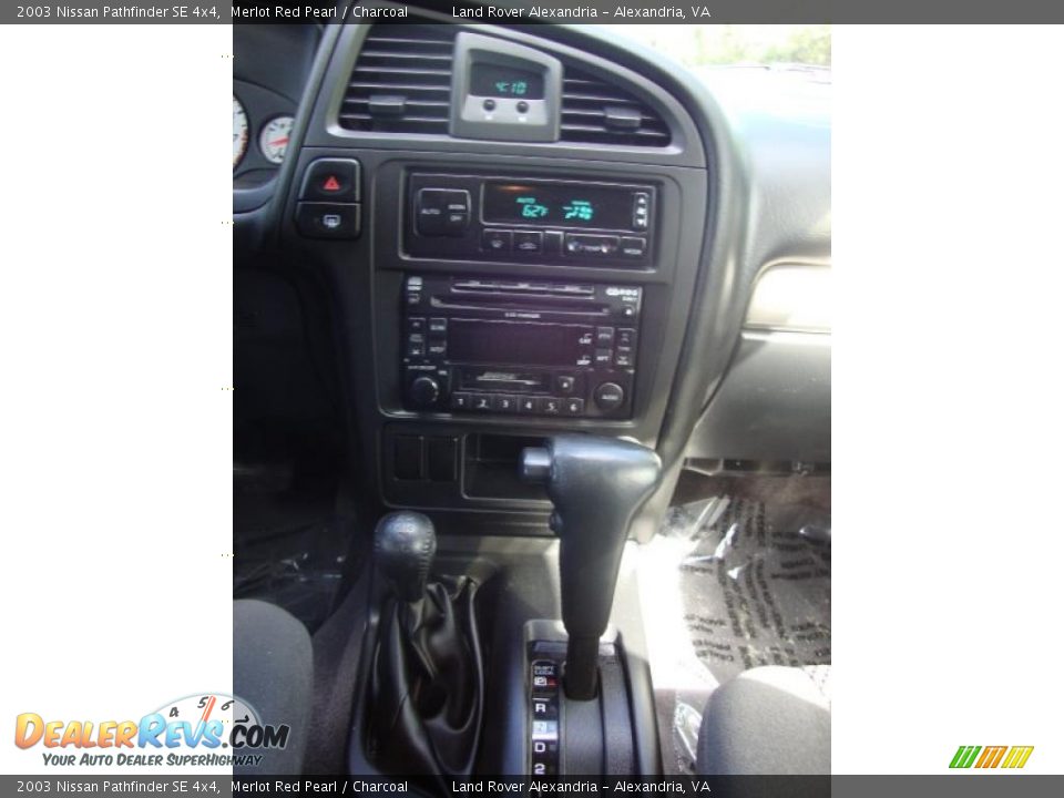 2003 Nissan Pathfinder SE 4x4 Merlot Red Pearl / Charcoal Photo #14