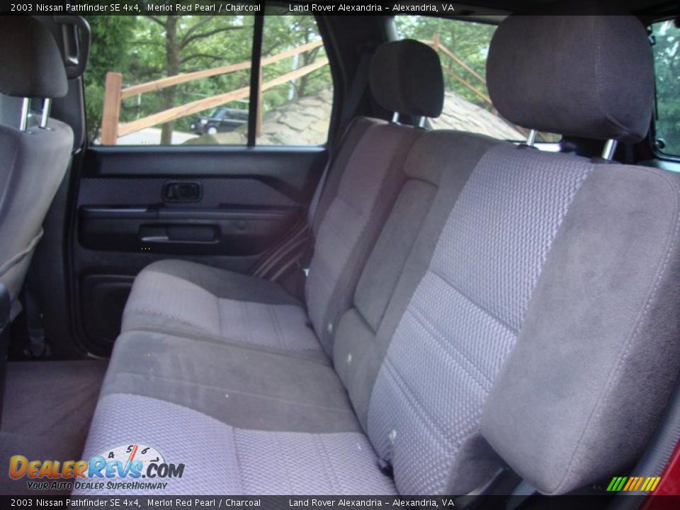 2003 Nissan Pathfinder SE 4x4 Merlot Red Pearl / Charcoal Photo #17
